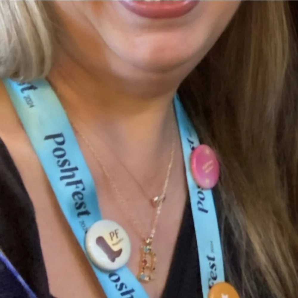 R Letter Pendant Necklace Multicolor Rhinestones Gold Tone Chain - Picture 9 of 16